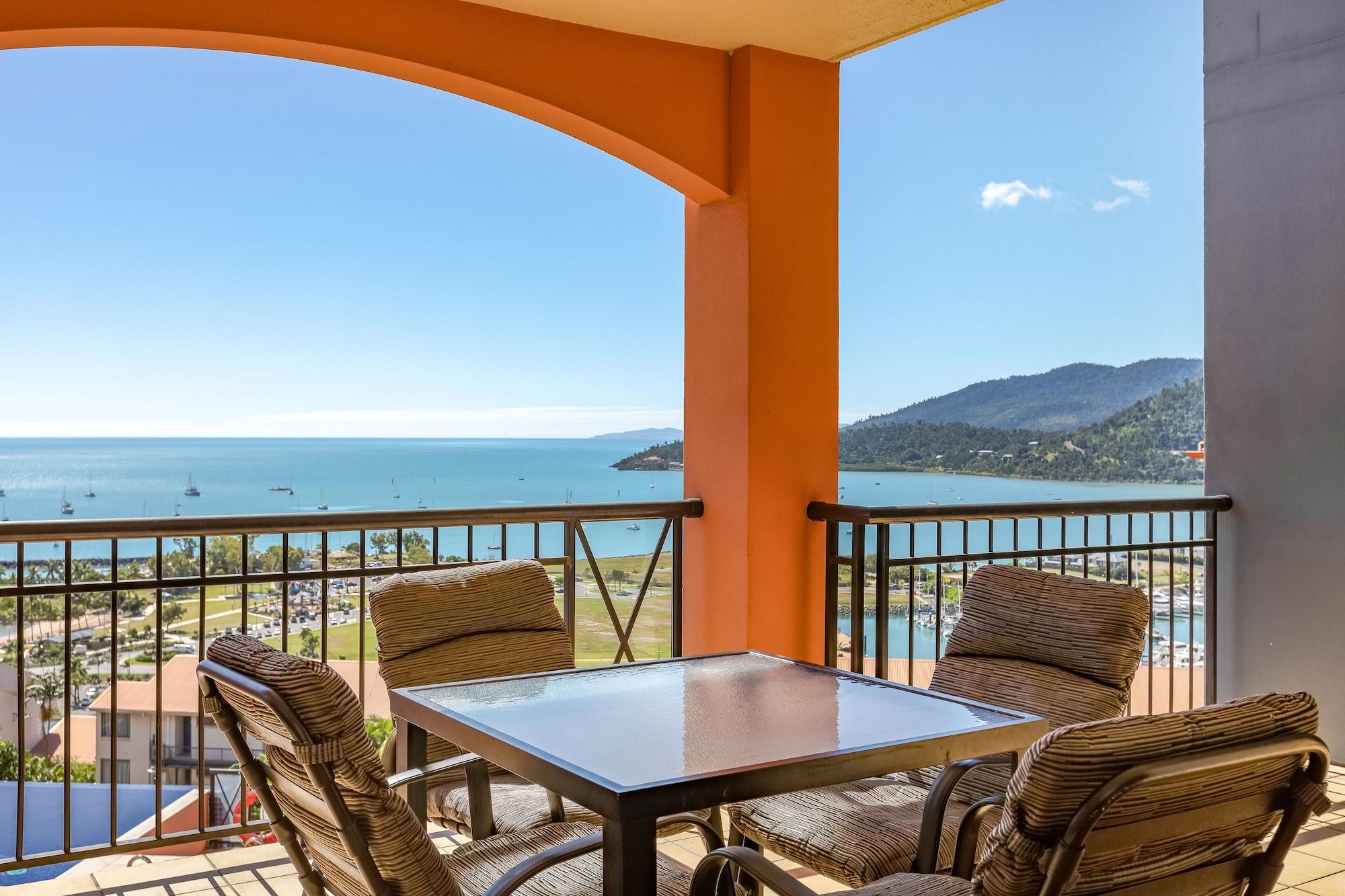 Martinique Whitsunday Resort Airlie Beach Exterior photo