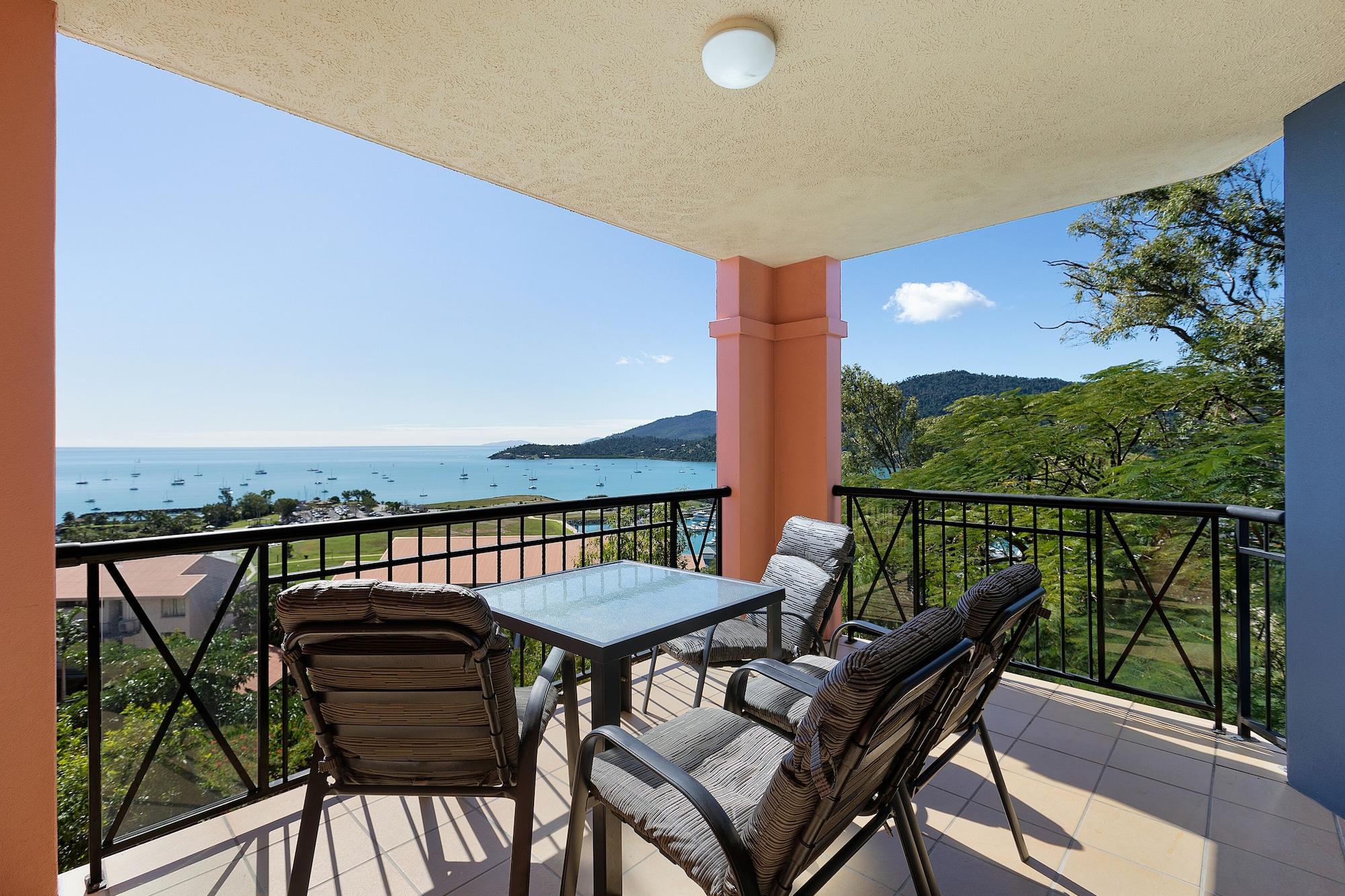 Martinique Whitsunday Resort Airlie Beach Exterior photo