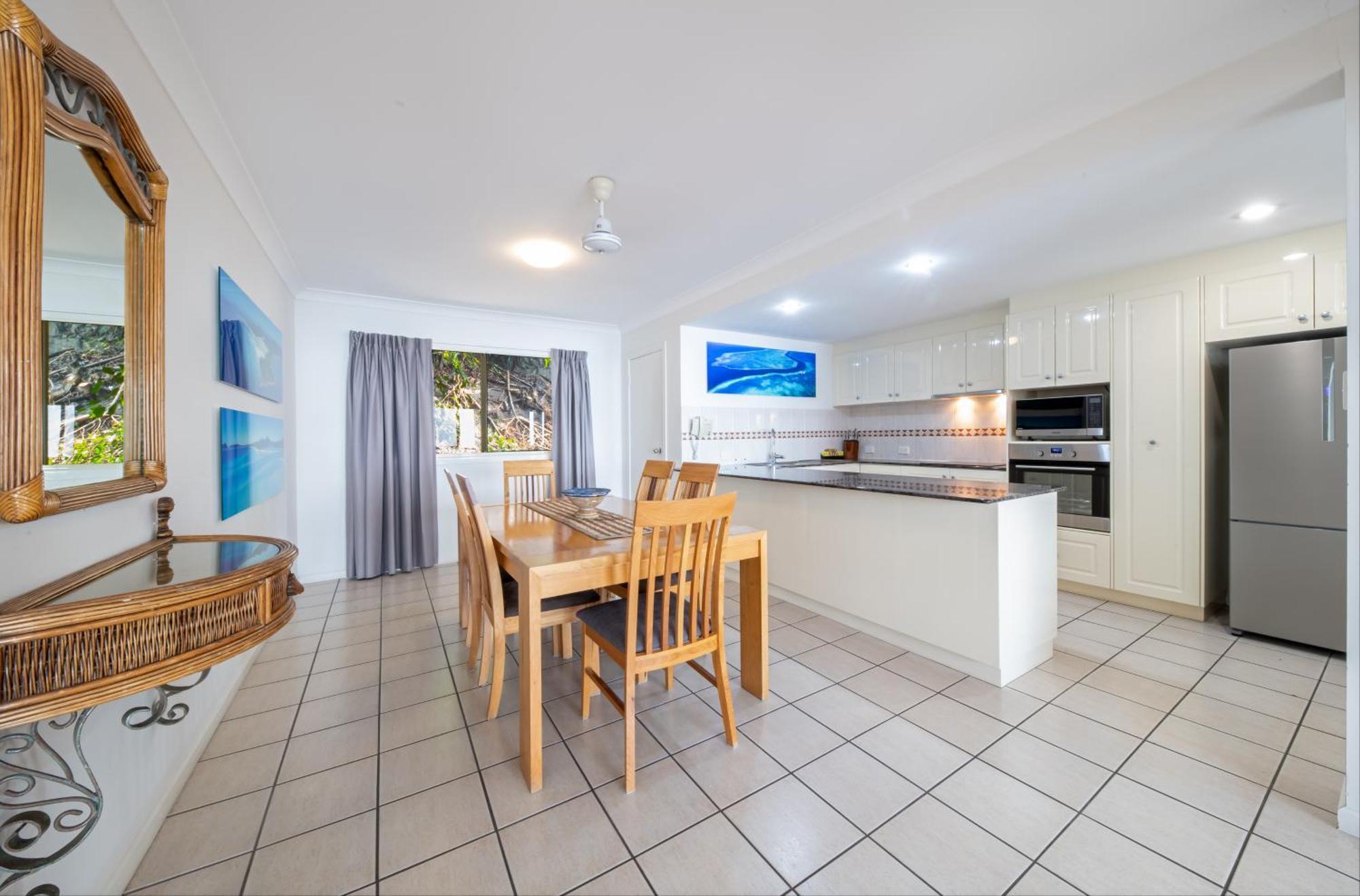 Martinique Whitsunday Resort Airlie Beach Exterior photo