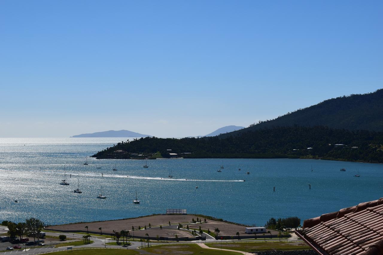 Martinique Whitsunday Resort Airlie Beach Exterior photo