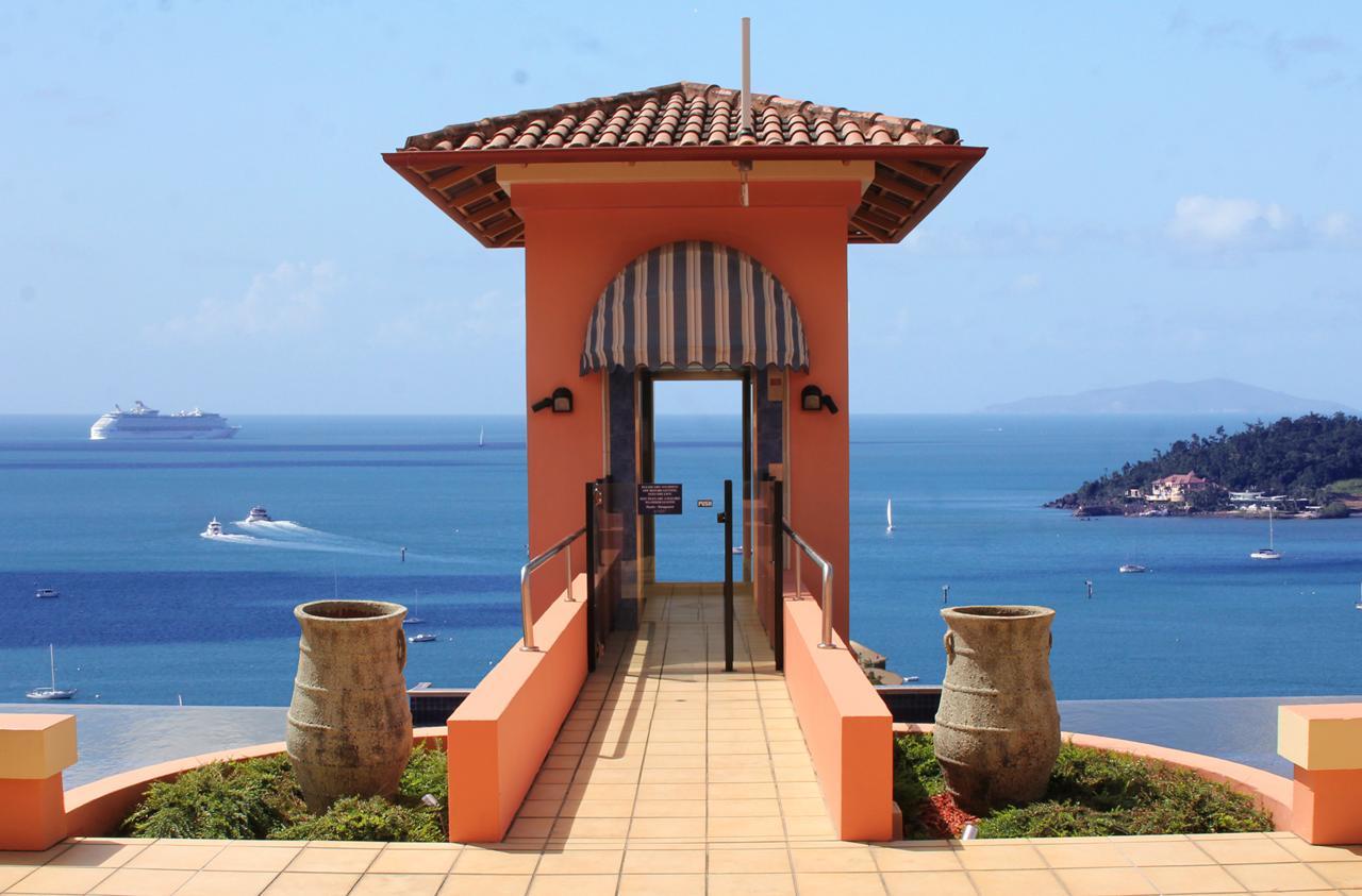 Martinique Whitsunday Resort Airlie Beach Exterior photo